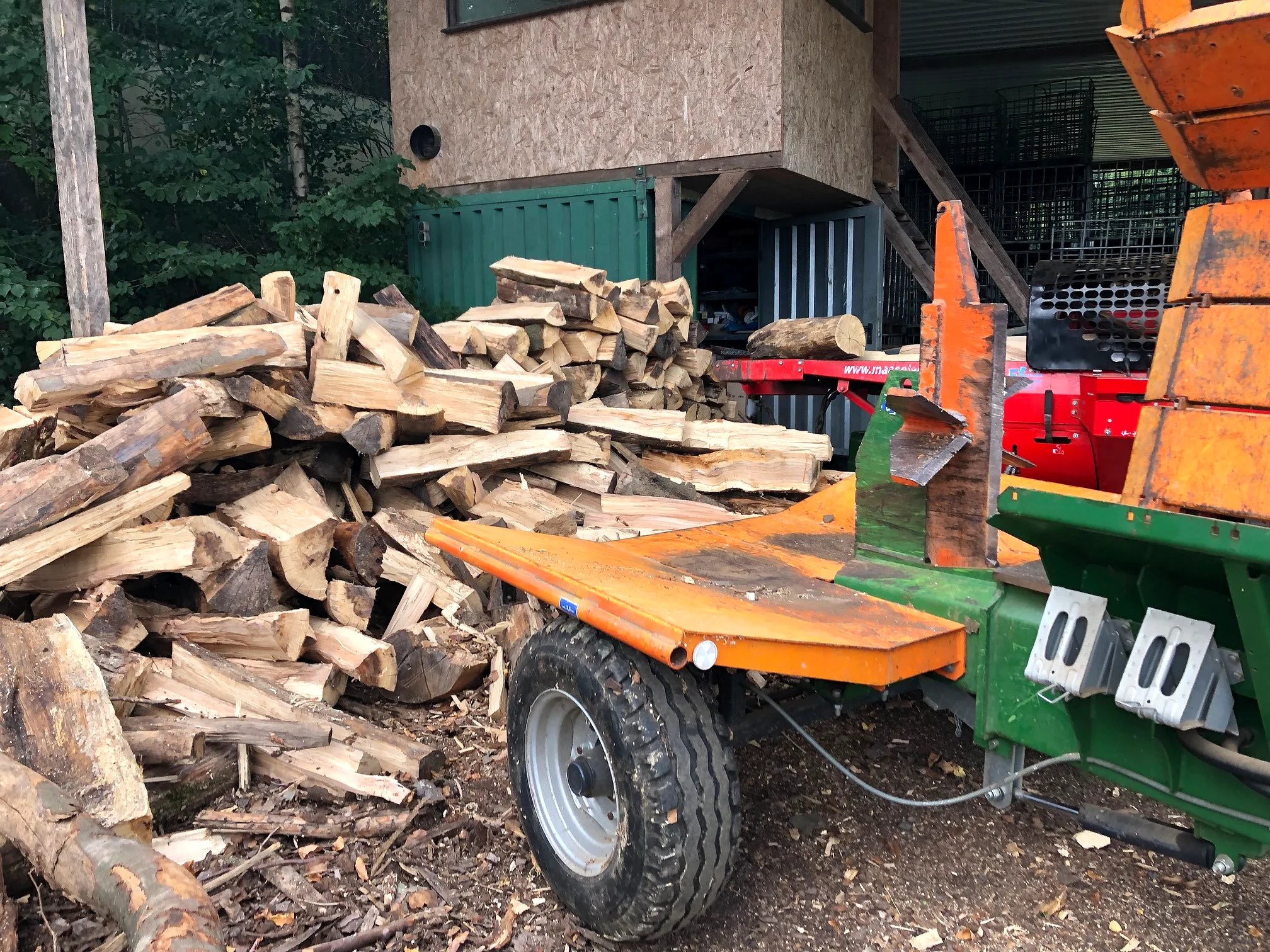 Brennholzaufbereitung mit Holzspalter